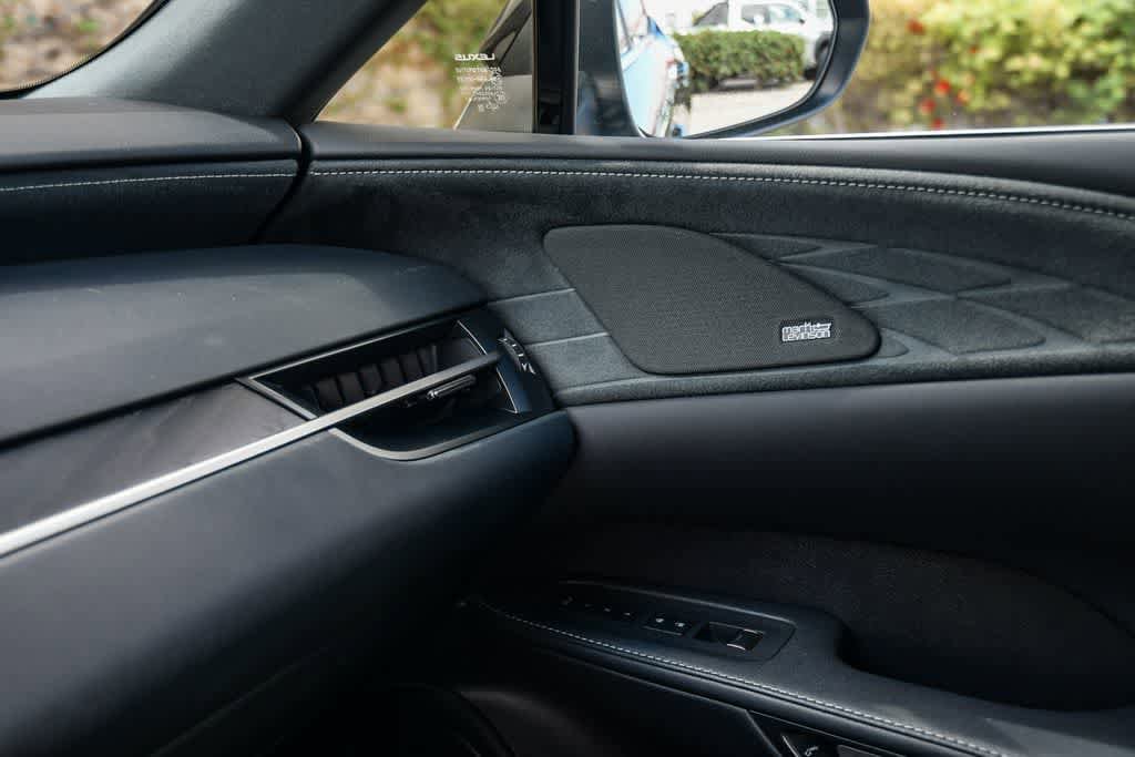 Used 2024 Lexus RX 450h AWD w/ Convenience Package image 16