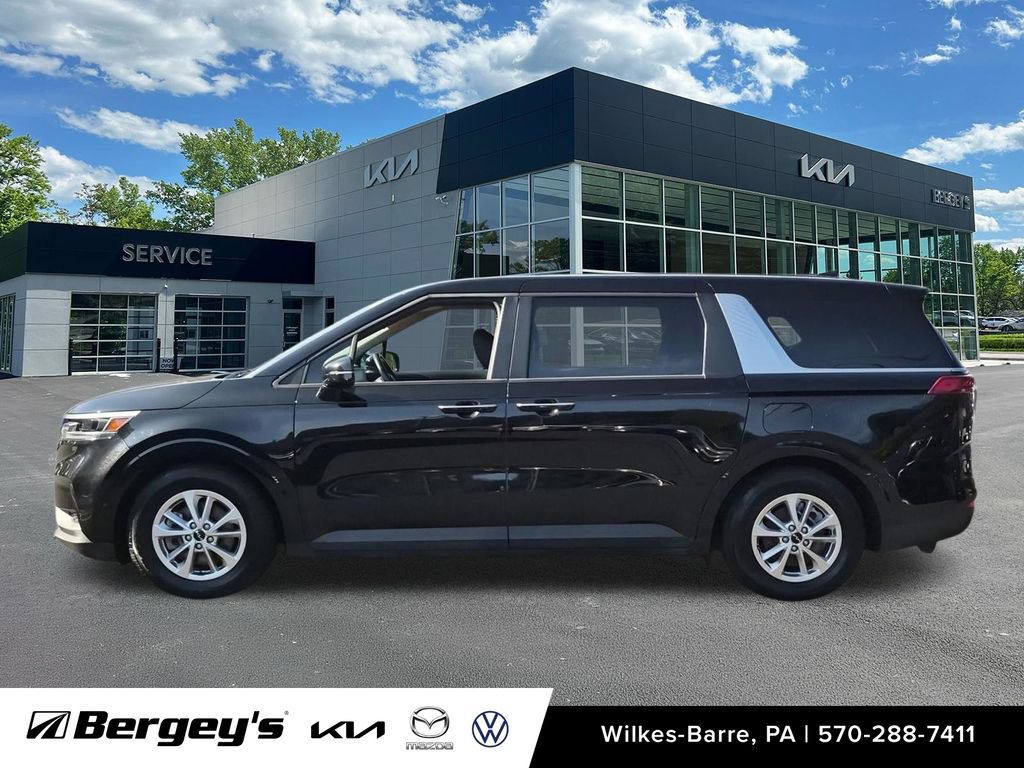 Used 2022 Kia Carnival LX FWD image 9