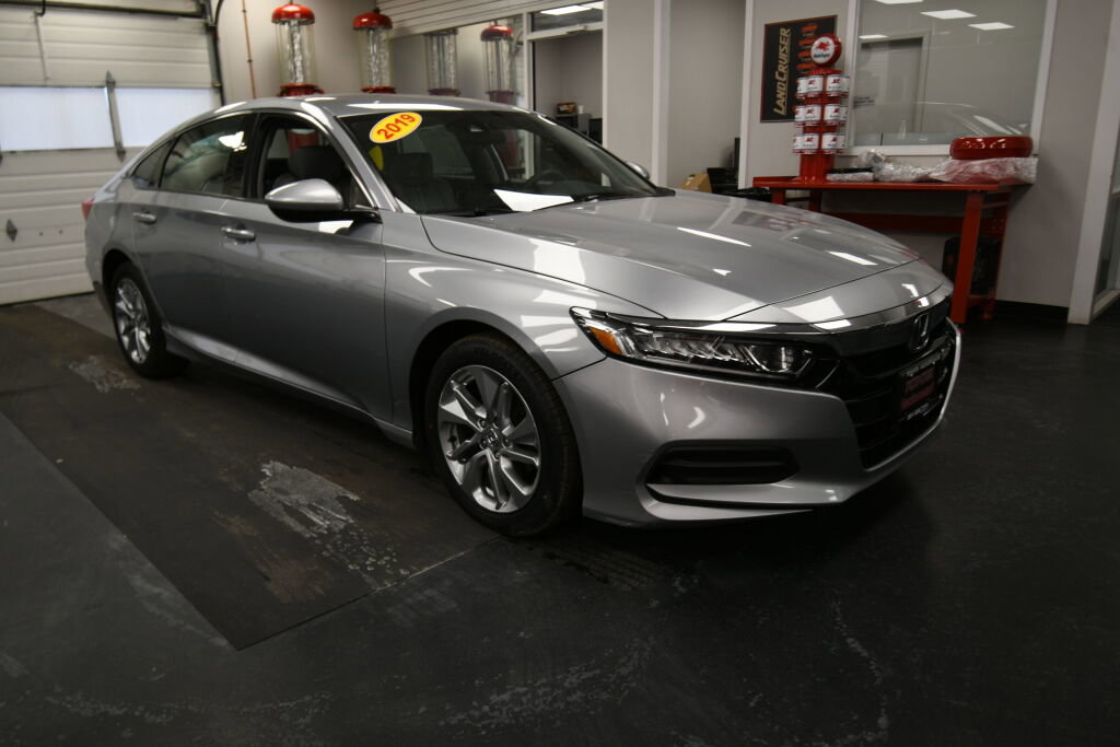 Used 2019 Honda Accord LX image 2