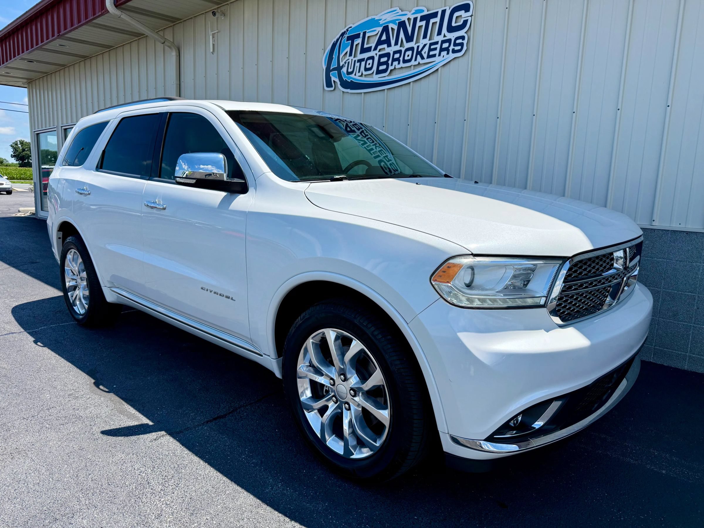 Used 2017 Dodge Durango Citadel w/ Technology Group AWD/4WD image 3