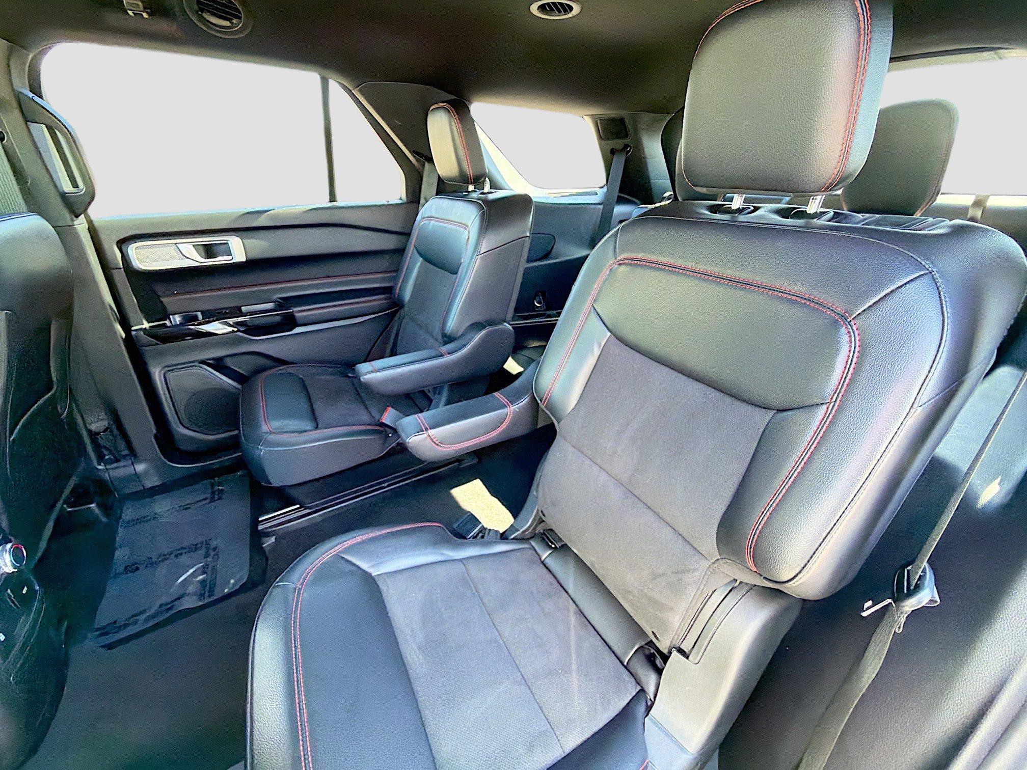 Used 2022 Ford Explorer ST-Line w/ Class IV Trailer Tow Package image 21