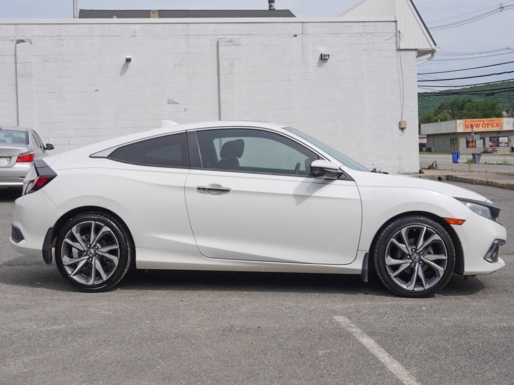 Used 2019 Honda Civic Touring image 16