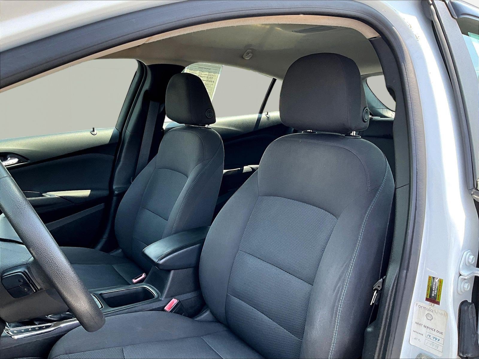 Used 2018 Chevrolet Cruze LT w/ Convenience Package FWD image 21