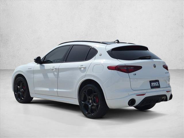 Used 2022 Alfa Romeo Stelvio Veloce AWD/4WD image 8