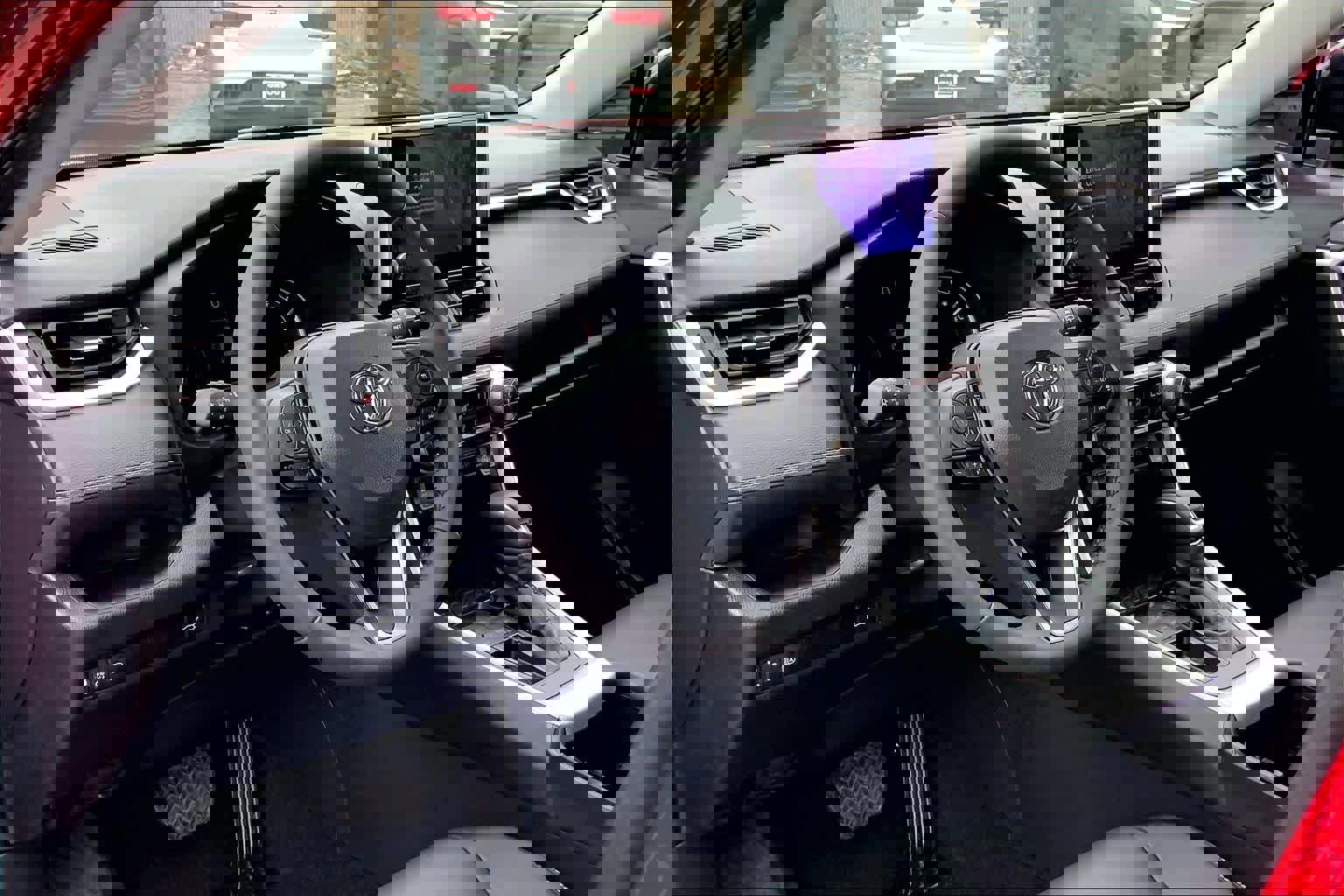 Used 2025 Toyota RAV4 XLE Premium image 18