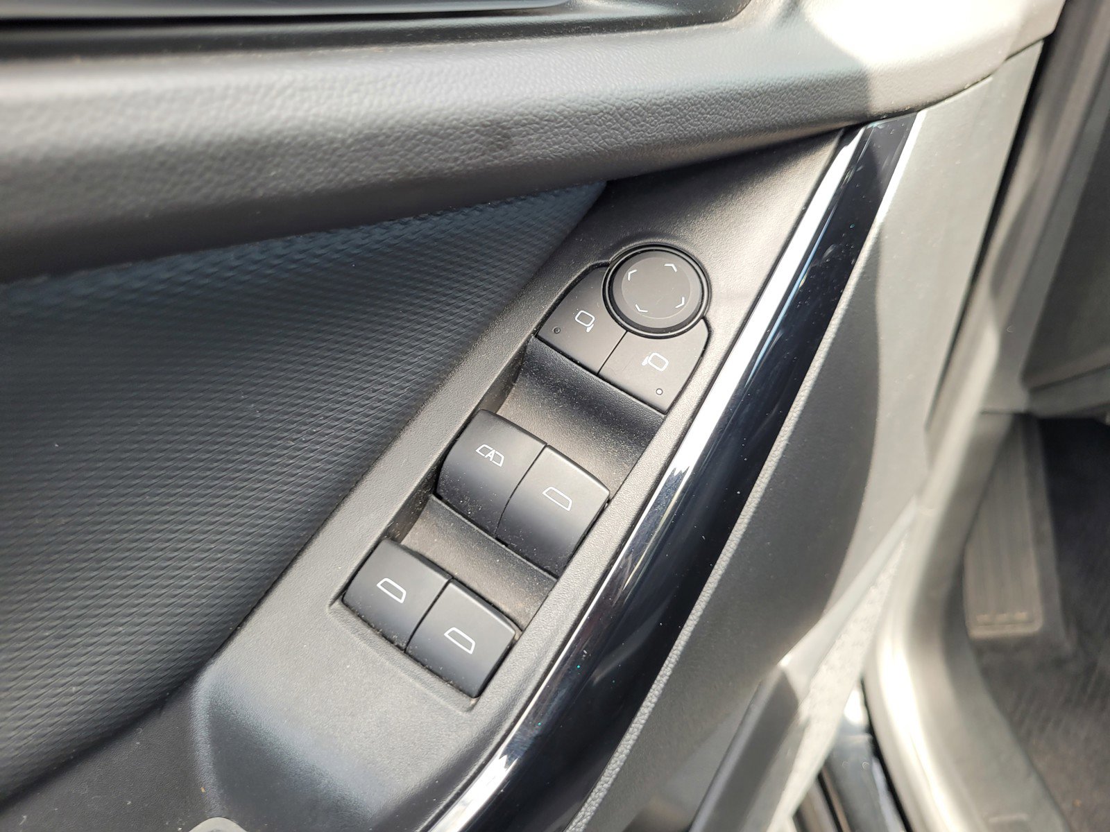 Used 2025 Chevrolet Equinox LT image 26