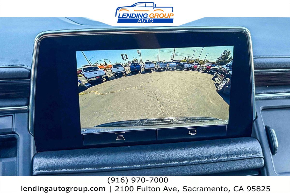 Used 2022 Chevrolet Suburban LT RWD image 23
