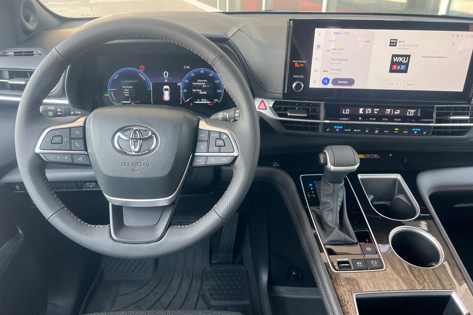 New 2026 Toyota Sienna Limited AWD/4WD image 11
