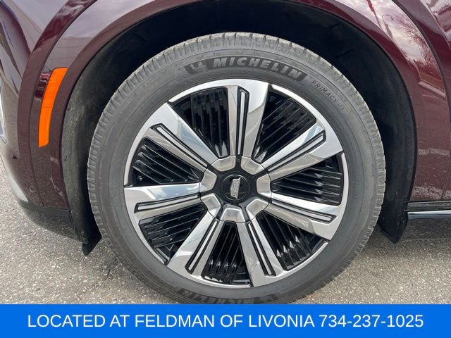 Used 2025 Cadillac Escalade IQ Luxury 1 w/ Smart Trailering package image 5