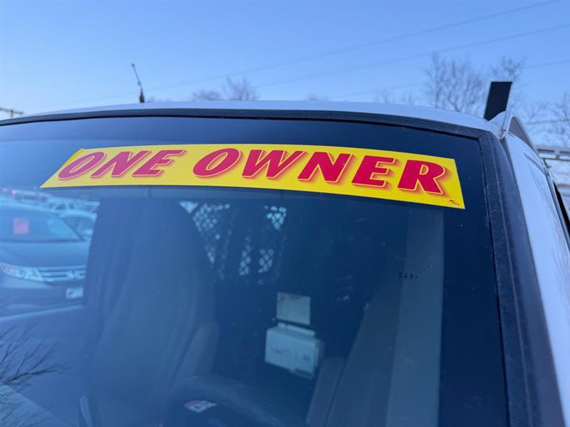 Used 2011 Chevrolet Express 2500 image 19