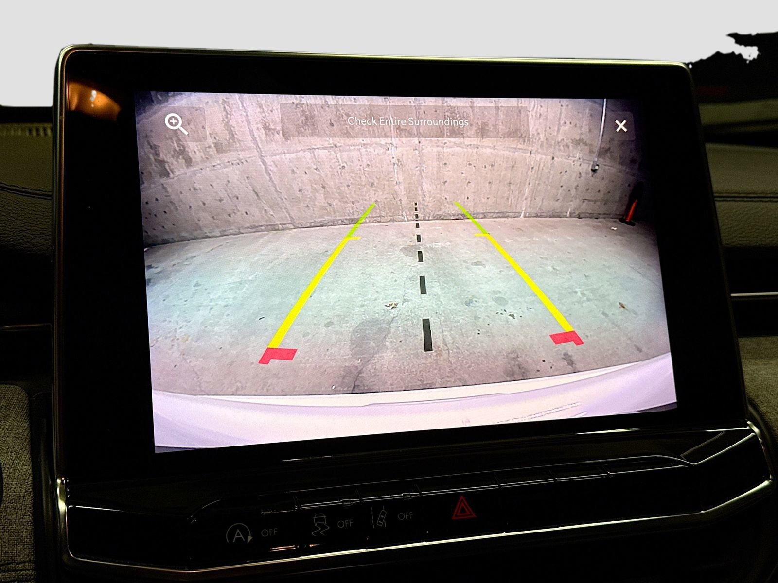 Used 2024 Jeep Compass Latitude image 15