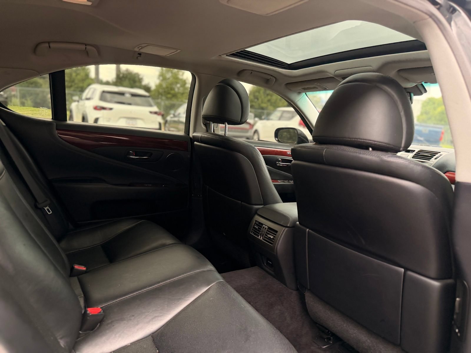 Used 2012 Lexus LS 460 AWD w/ Comfort Pkg image 21