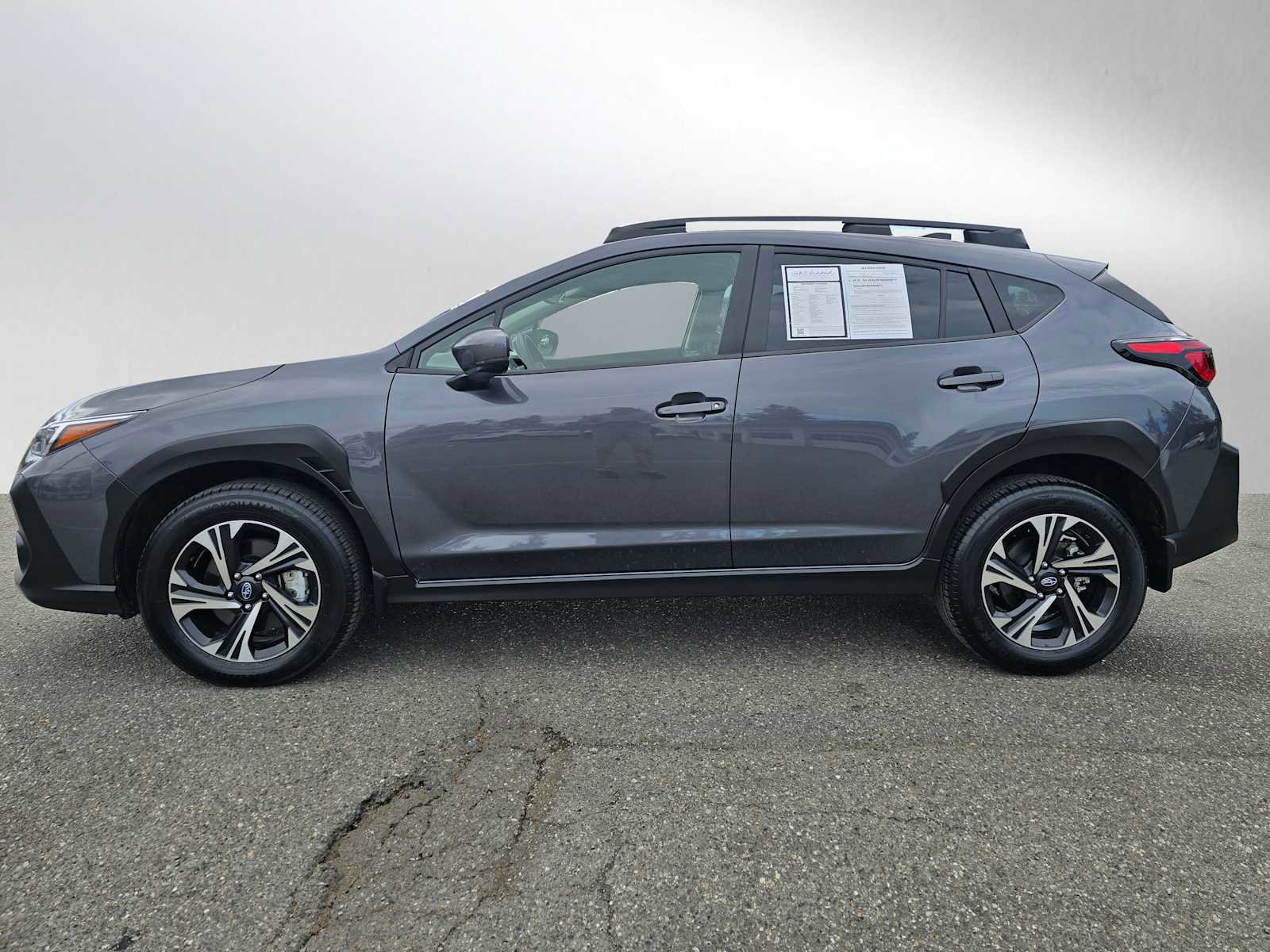 Used 2024 Subaru Crosstrek 2.0i Premium image 4