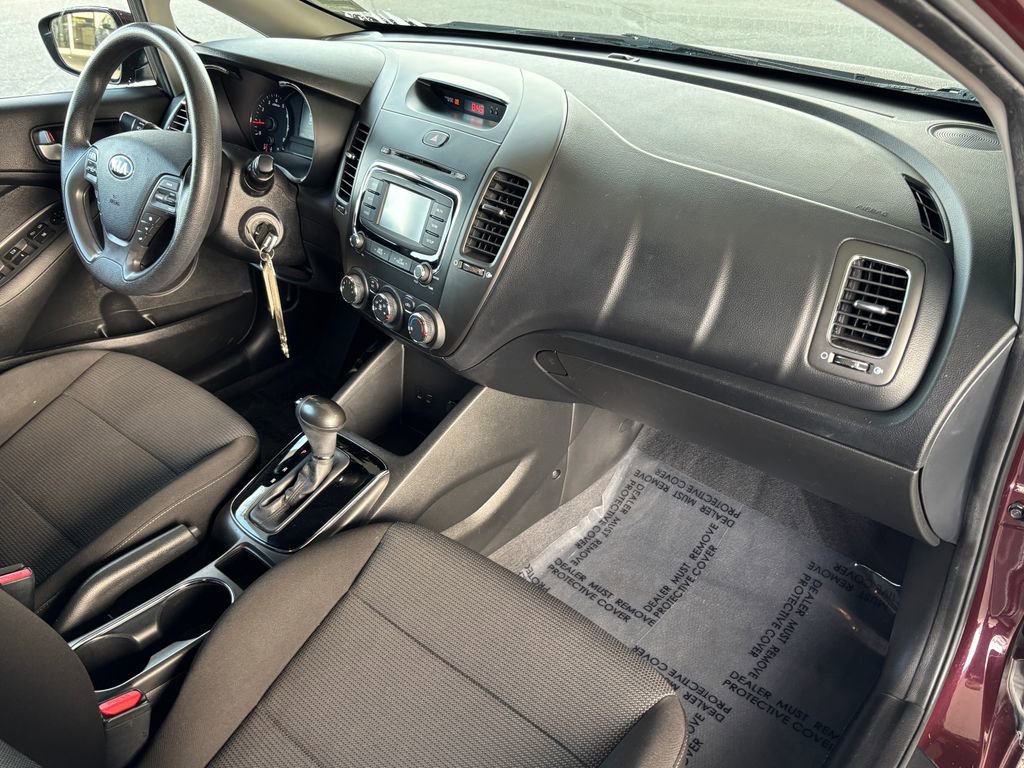 Used 2018 Kia Forte LX w/ LX Rear Camera Package image 17