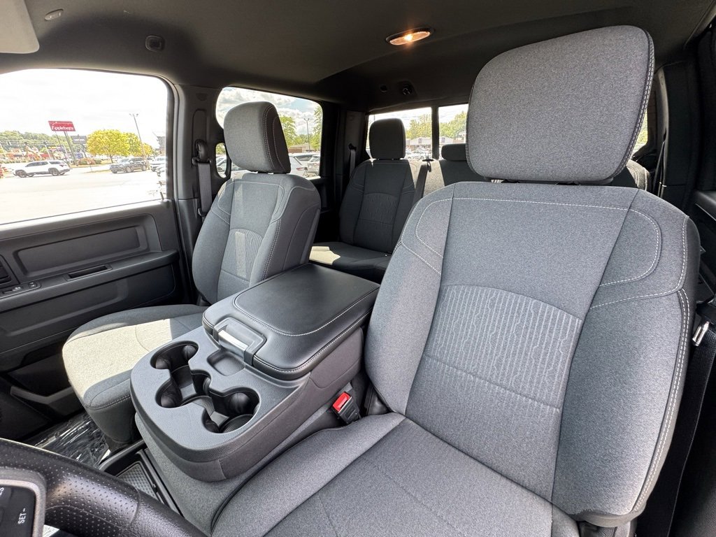 Used 2024 RAM 2500 Tradesman w/ Chrome Appearance Group image 18