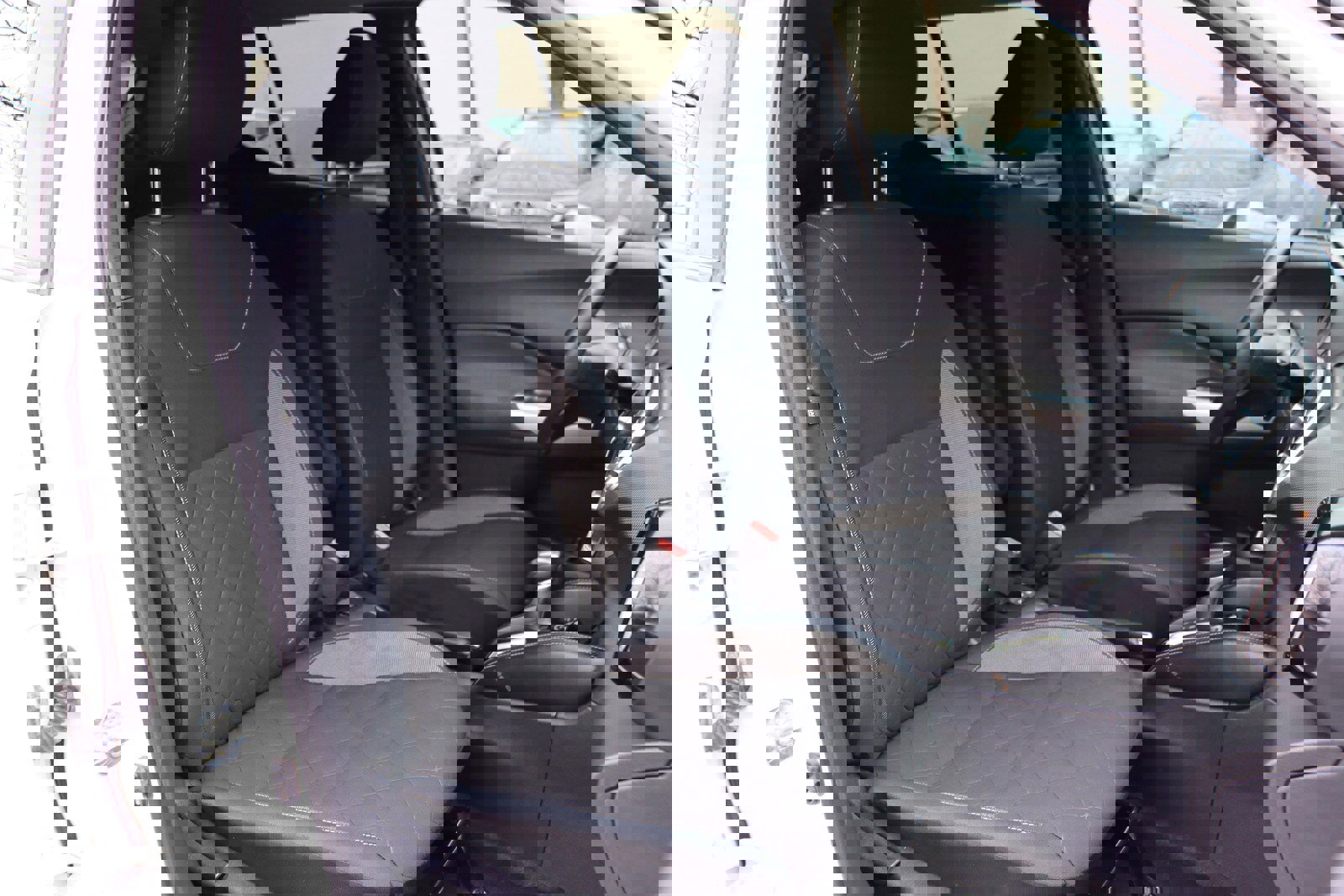 Used 2018 Nissan Kicks SV image 17