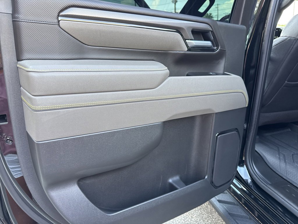 Used 2025 Chevrolet Silverado 2500 ZR2 w/ Technology Package image 32