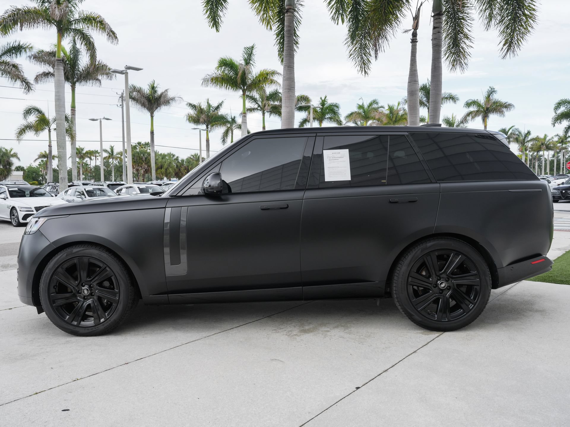 Used 2023 Land Rover Range Rover SE AWD/4WD image 7