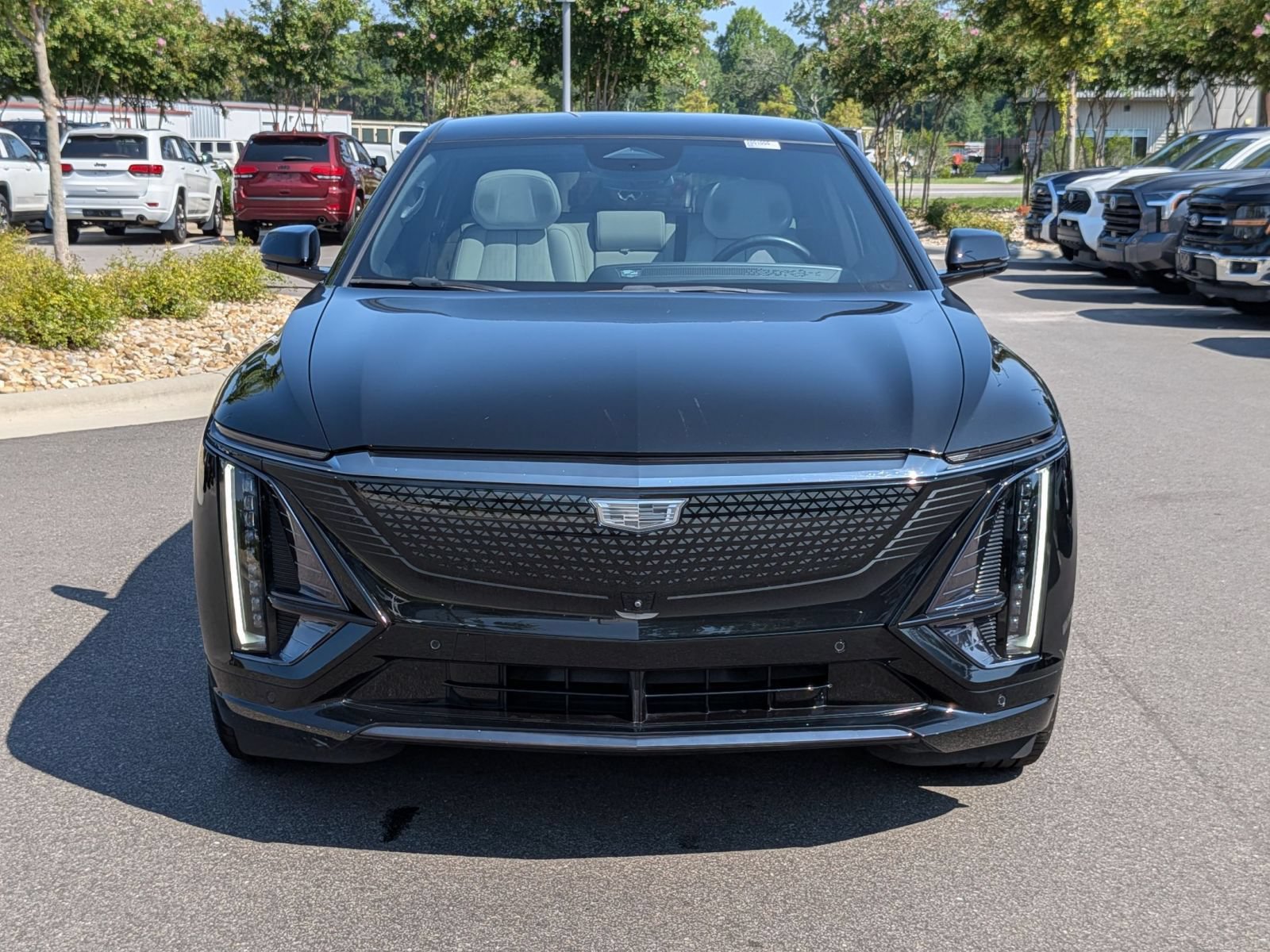 Used 2024 Cadillac Lyriq Sport RWD image 8