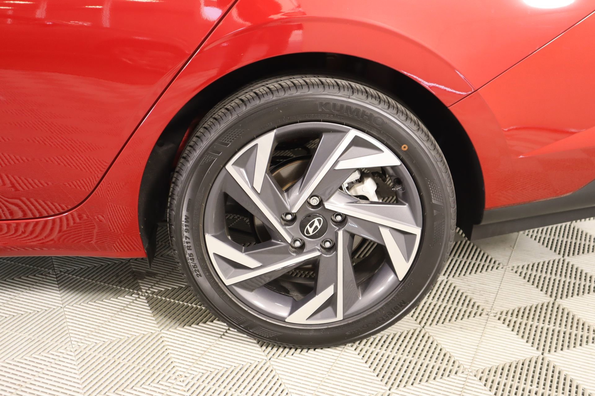 Certified 2025 Hyundai Elantra Sport image 17