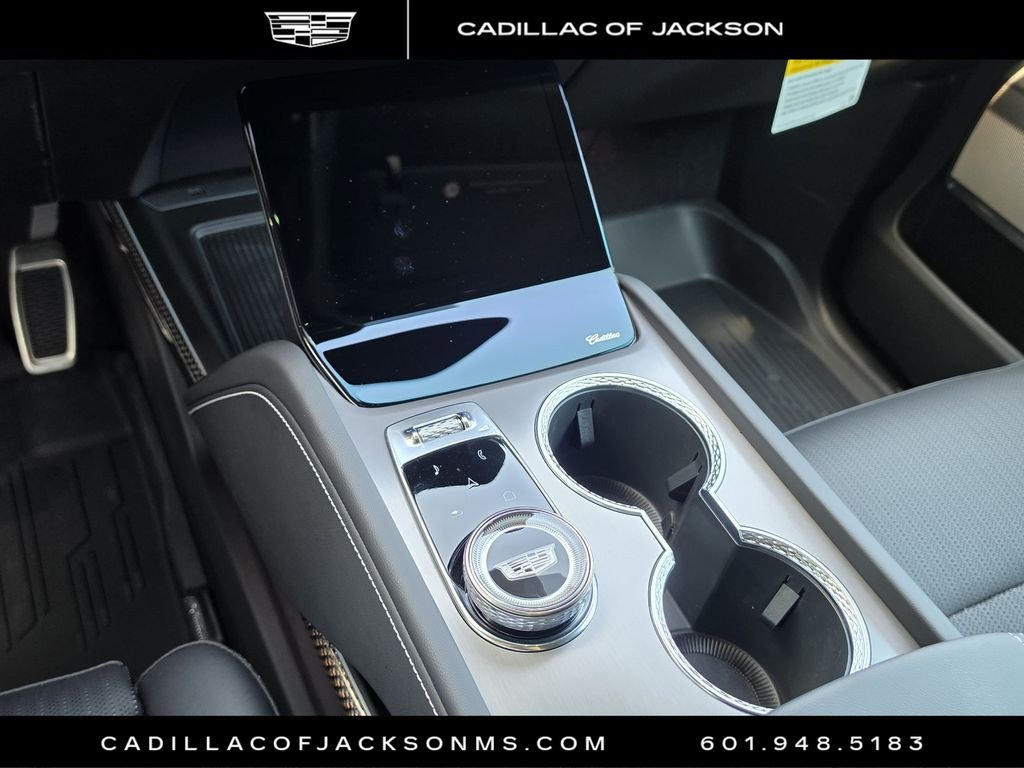 New 2027 Cadillac Vistiq Luxury w/ LPO, Floor Liner Package AWD/4WD image 21