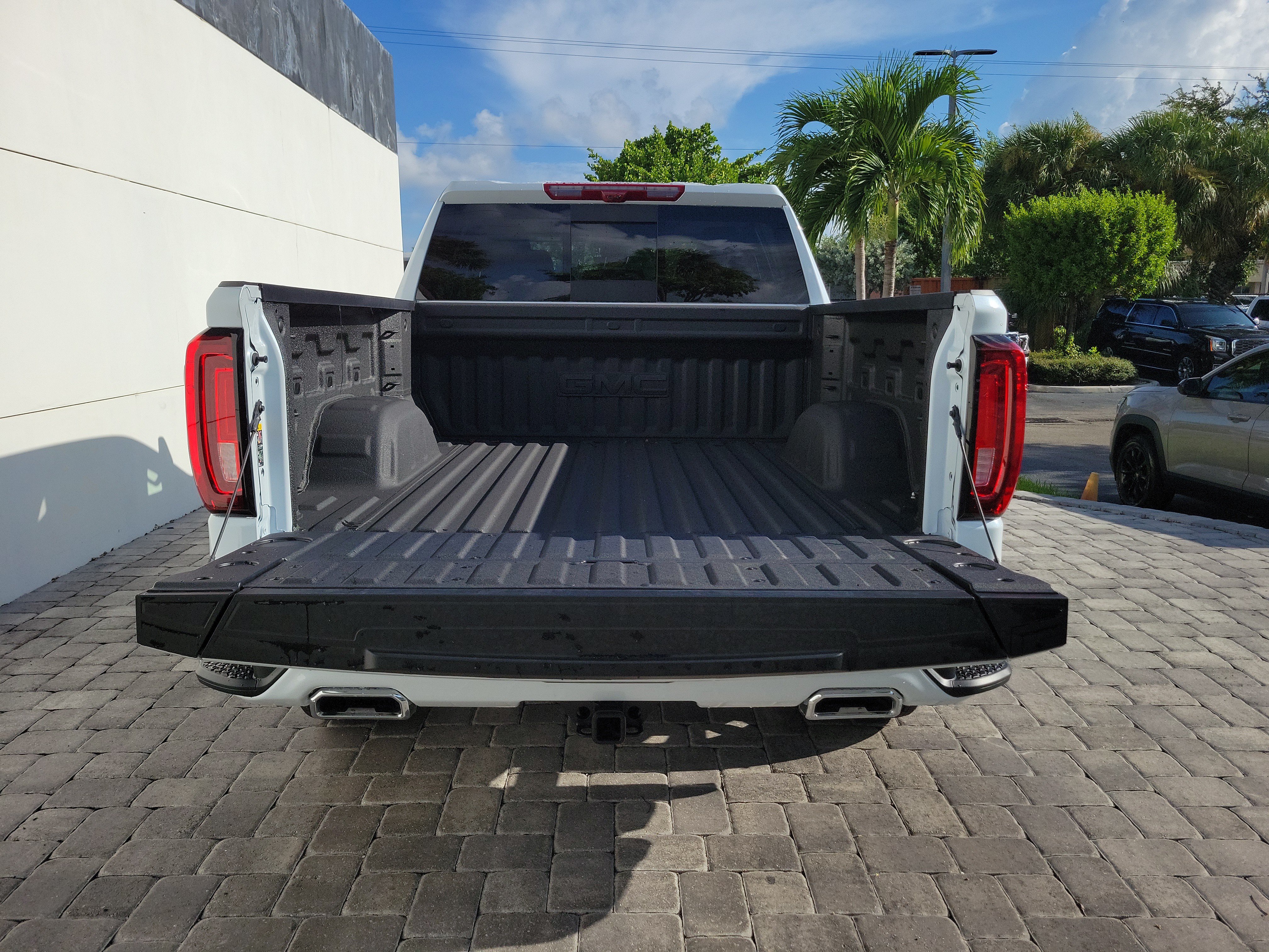 New 2026 GMC Sierra 1500 Denali w/ Denali Reserve Package AWD/4WD image 10