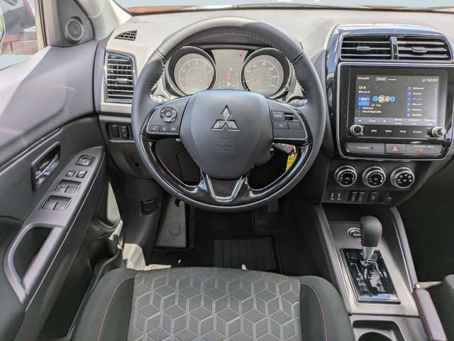 Used 2025 Mitsubishi Outlander Sport LE AWD/4WD image 17