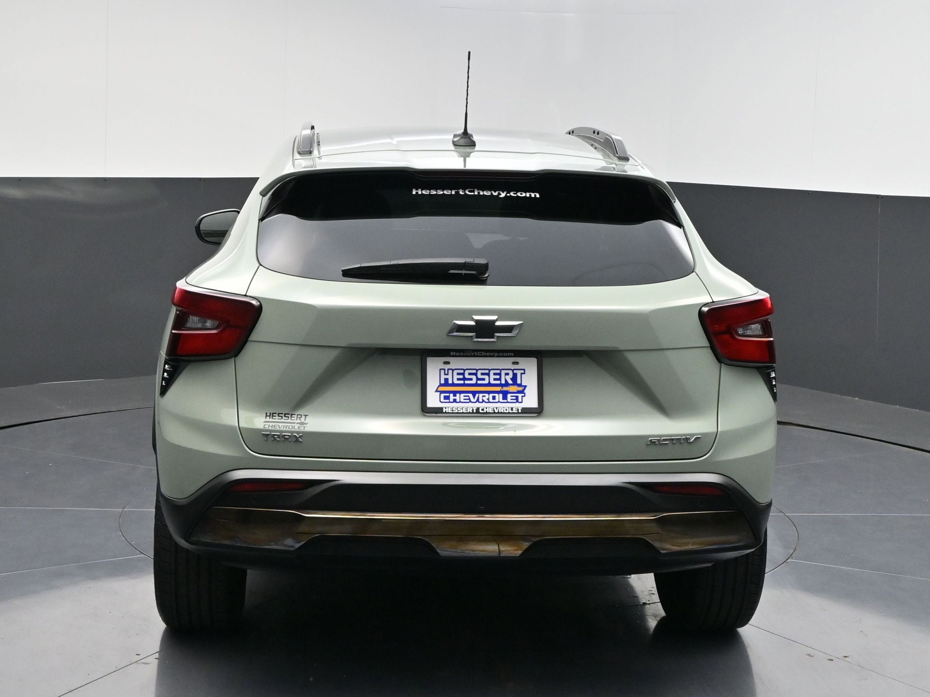 Used 2024 Chevrolet Trax ACTIV w/ Sunroof Package FWD image 6