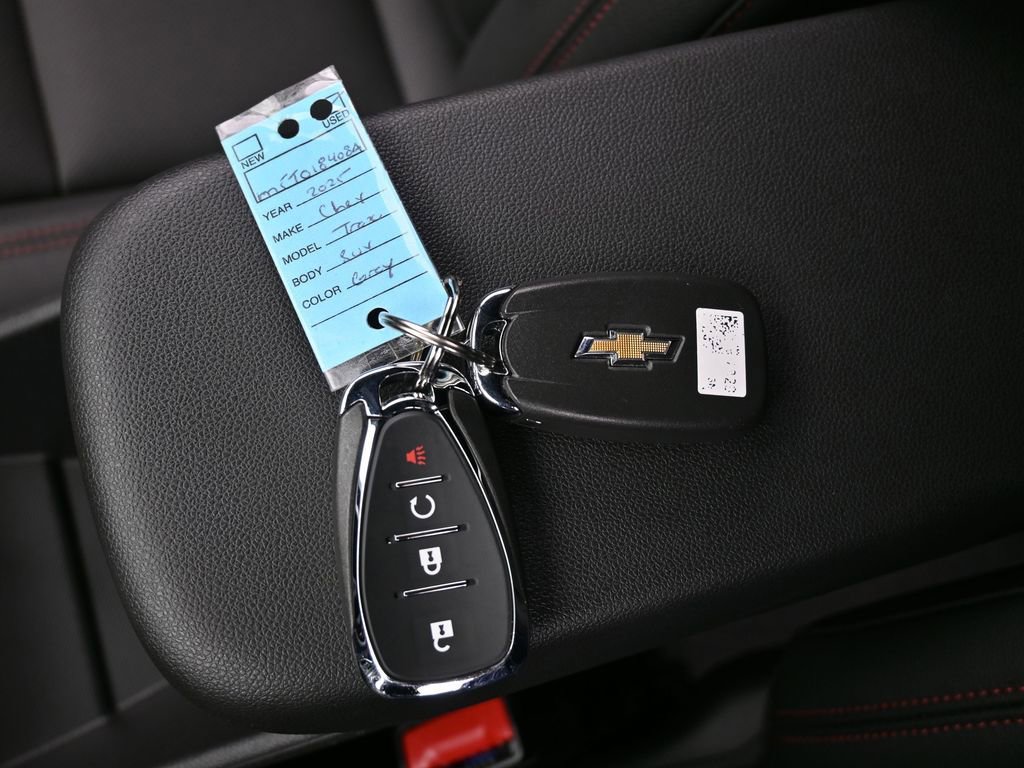 Used 2025 Chevrolet Trax RS w/ Driver Confidence Package image 18