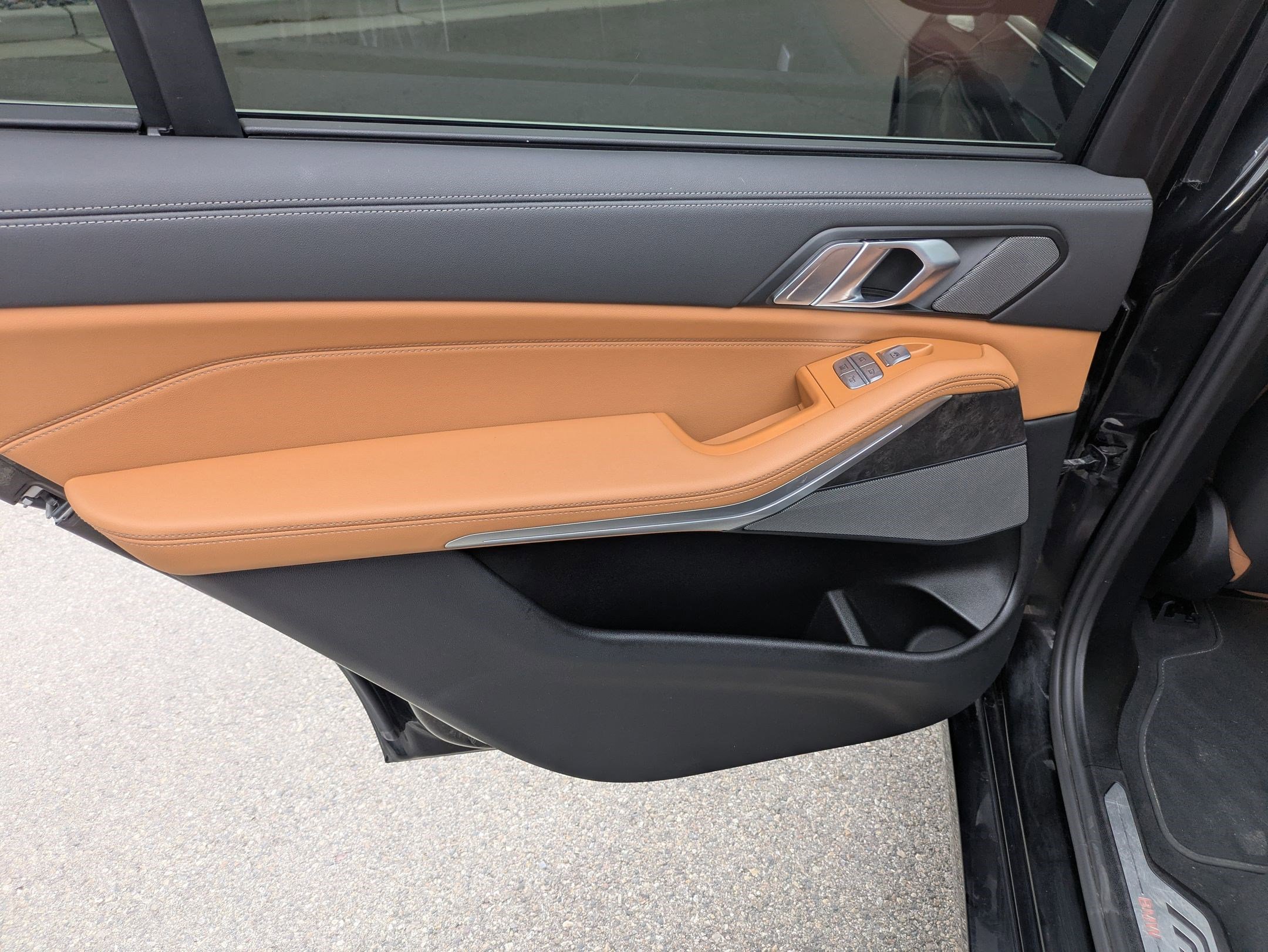 Used 2023 BMW X7 xDrive40i w/ Premium Package image 31