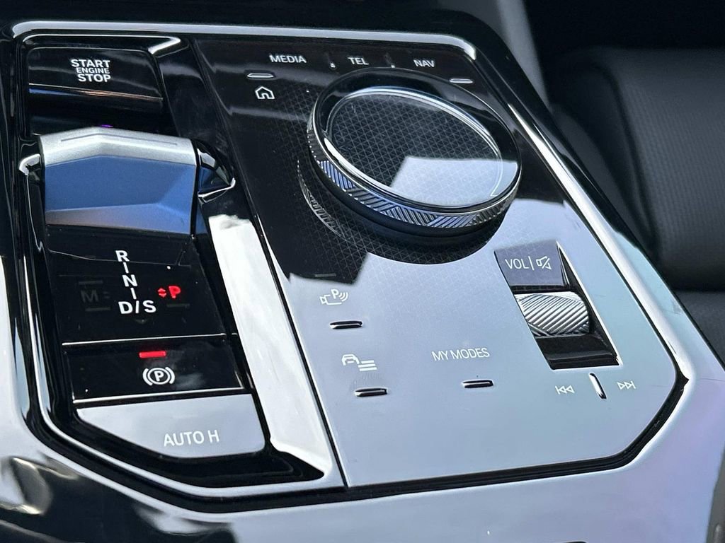 Used 2024 BMW 530i w/ Premium Package RWD image 33