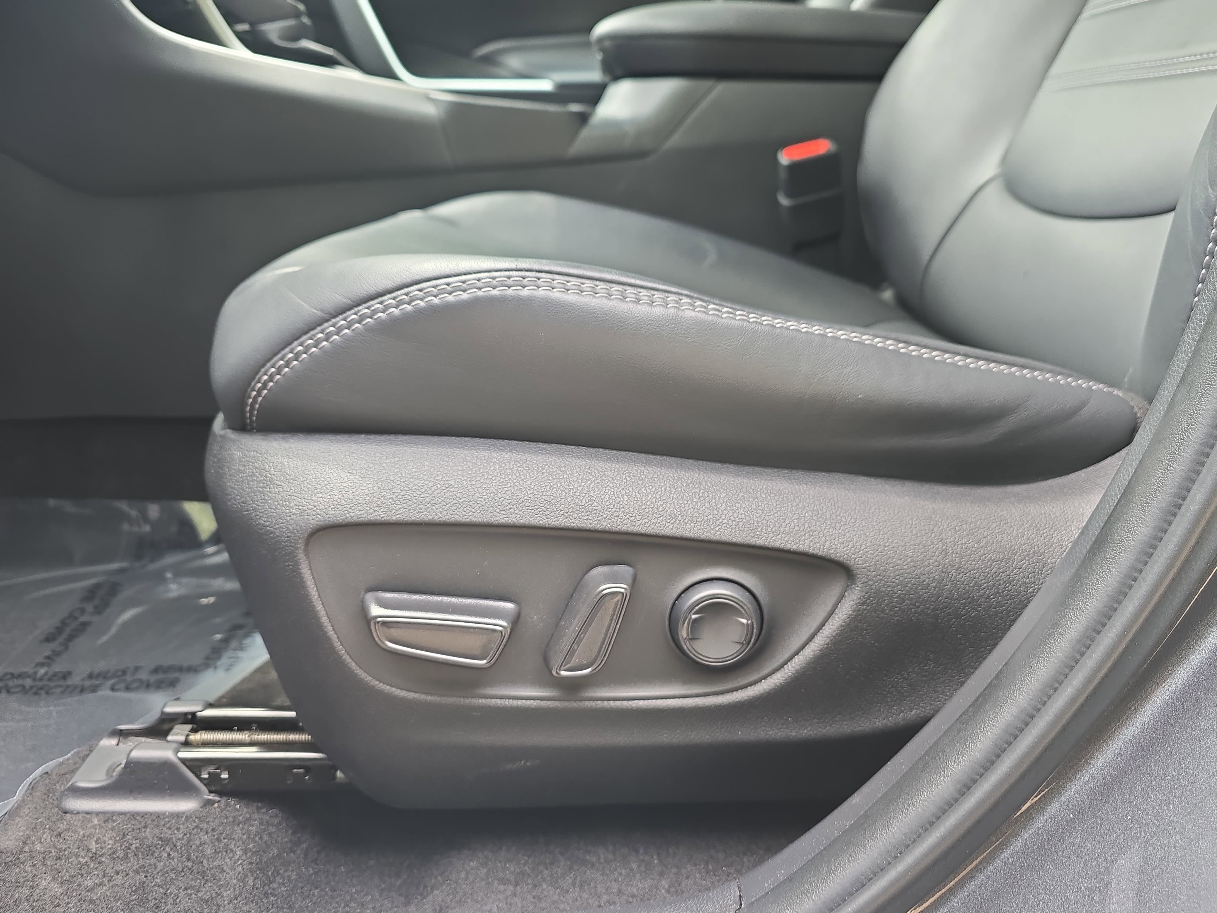 Used 2023 Toyota RAV4 XLE Premium FWD image 27