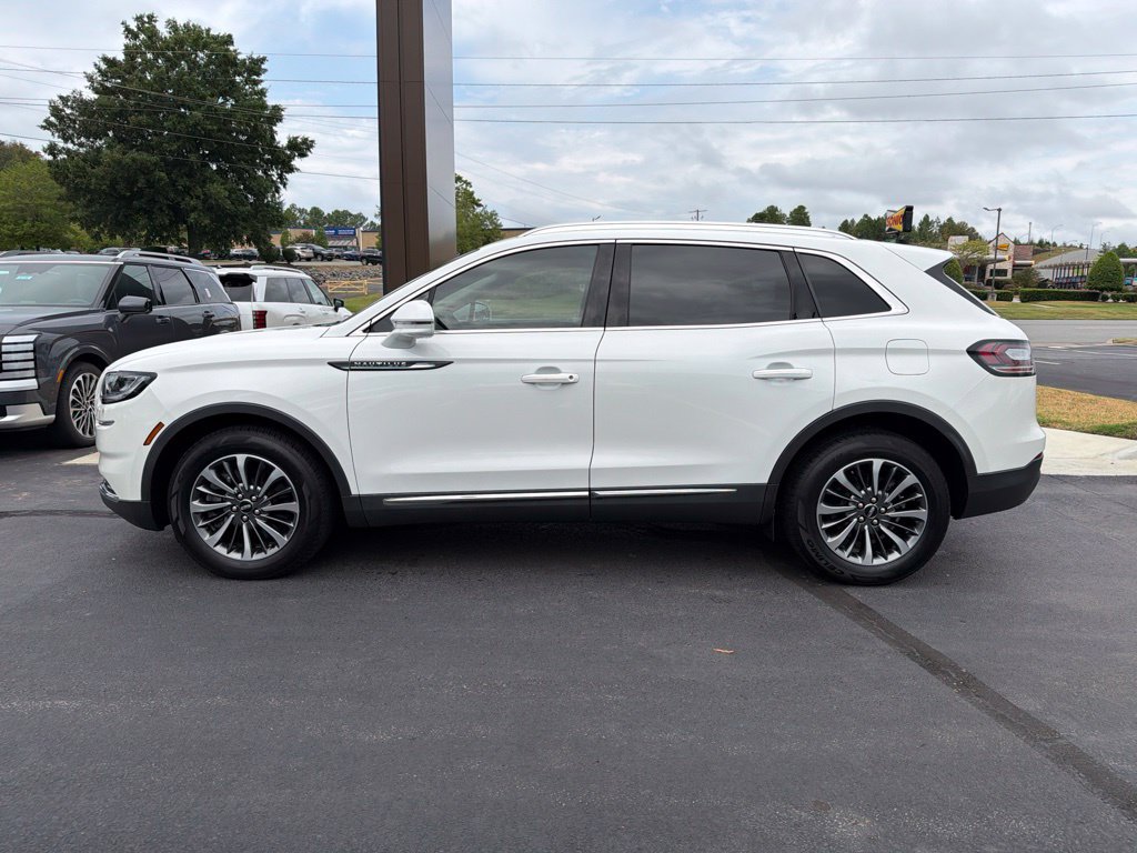 Used 2022 Lincoln Nautilus Reserve w/ Luxury Package FWD image 5