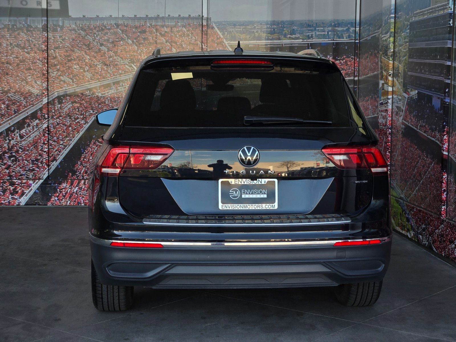 Used 2024 Volkswagen Tiguan Wolfsburg Edition image 7