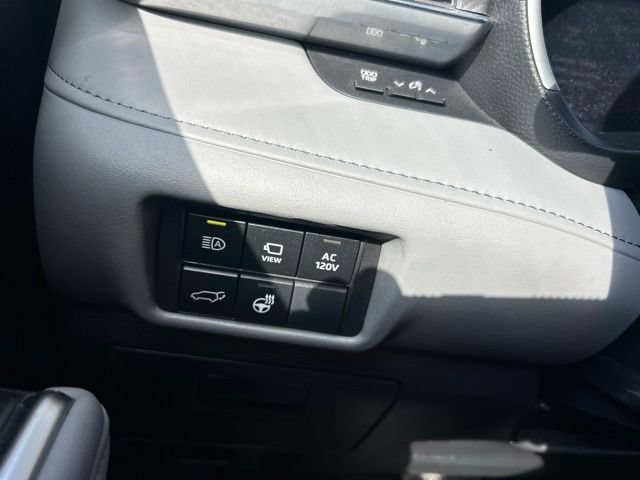 Used 2023 Toyota Highlander Platinum AWD/4WD image 28