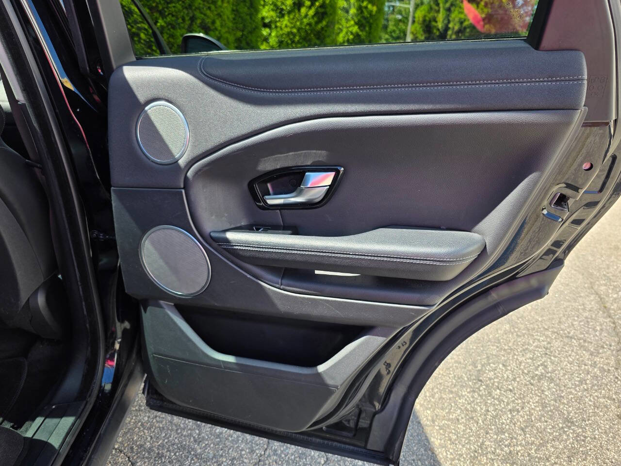 Used 2018 Land Rover Range Rover Evoque SE Premium AWD/4WD image 32