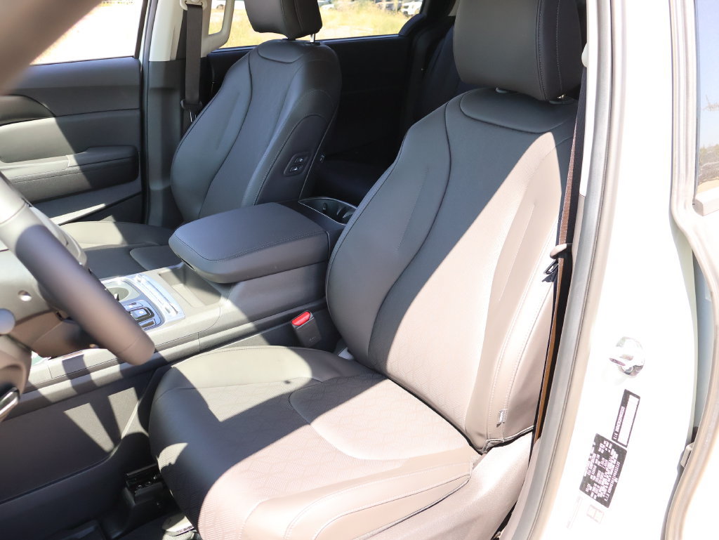 New 2027 Kia Carnival SX w/ Dark Edition Package FWD image 25