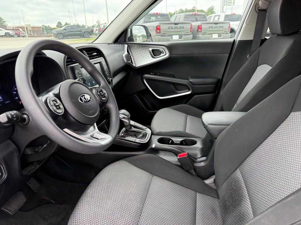 Used 2020 Kia Soul LX FWD image 11