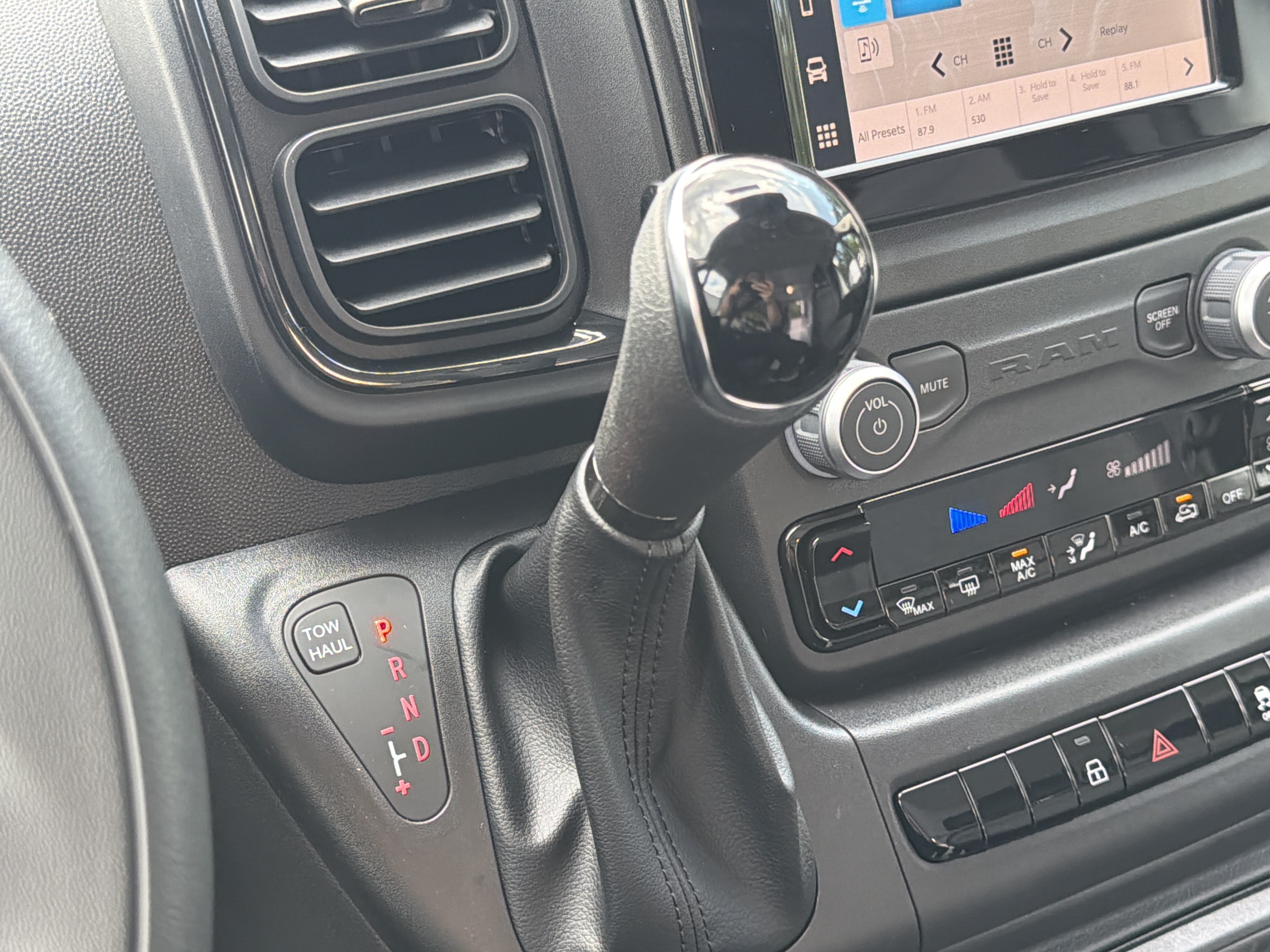 New 2026 RAM ProMaster 1500 w/ Convenience Group FWD image 32