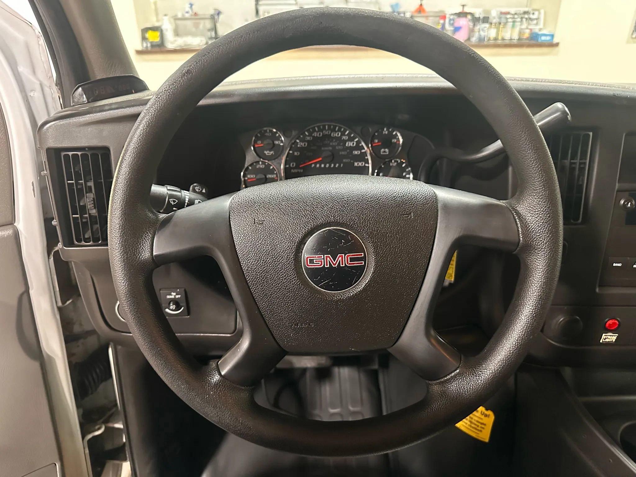 Used 2013 GMC Savana 1500 AWD image 34