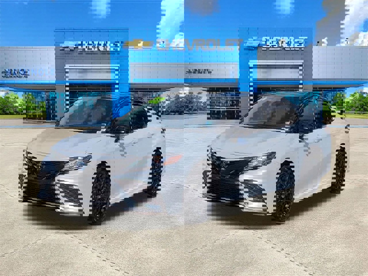 Used 2022 Toyota Camry XSE image 2