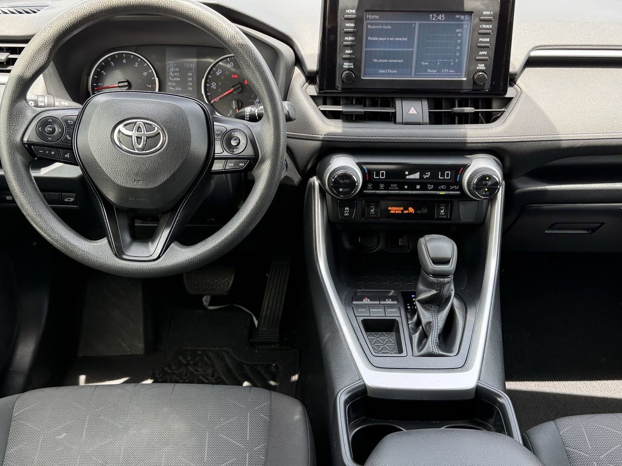 Used 2019 Toyota RAV4 XLE w/ Convenience Package FWD image 10