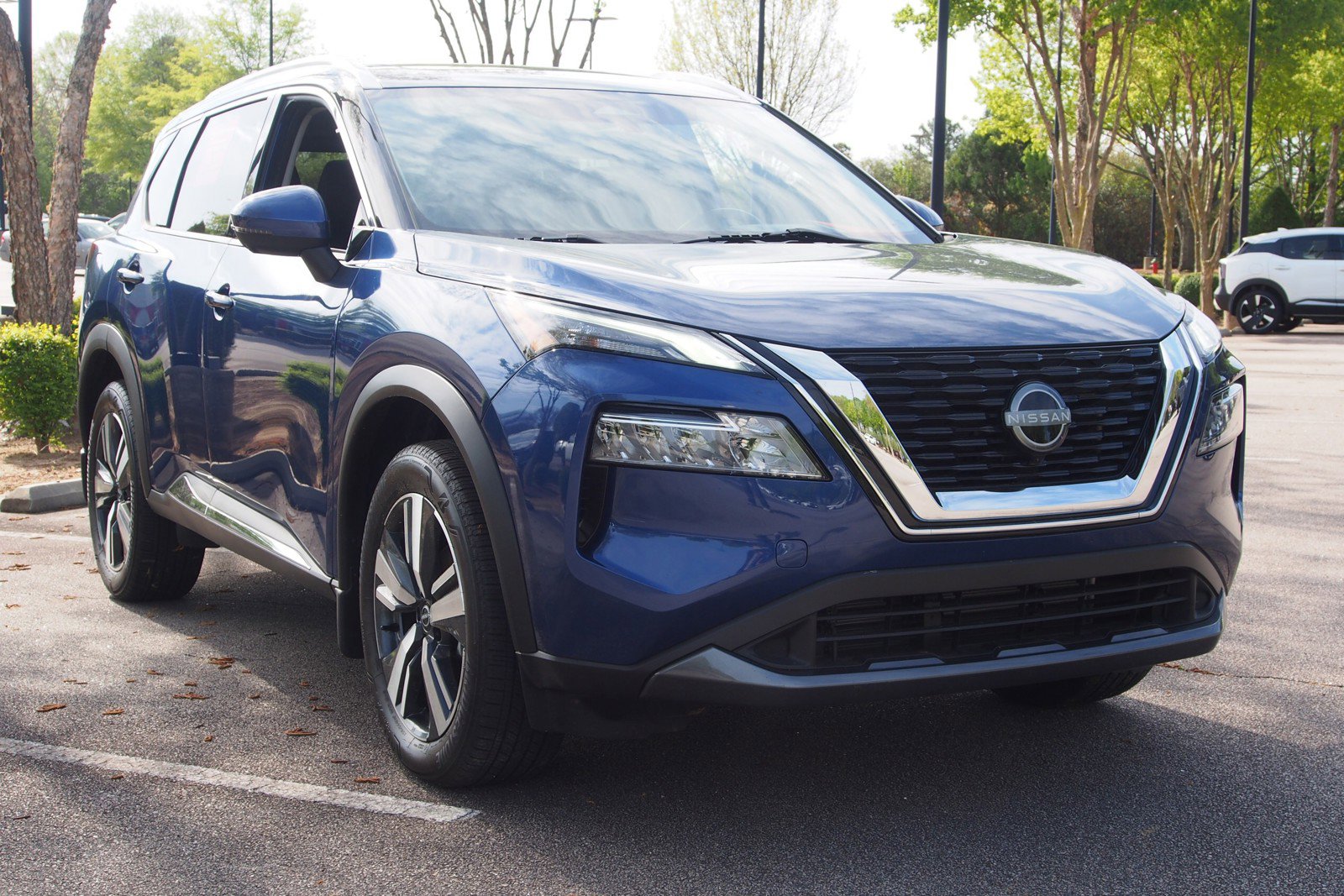 Used 2023 Nissan Rogue SL FWD image 1