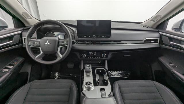 Used 2026 Mitsubishi Outlander SE AWD/4WD image 26