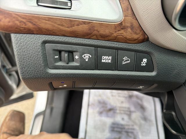 Used 2017 Hyundai Santa Fe Limited w/ Cargo Package AWD/4WD image 15