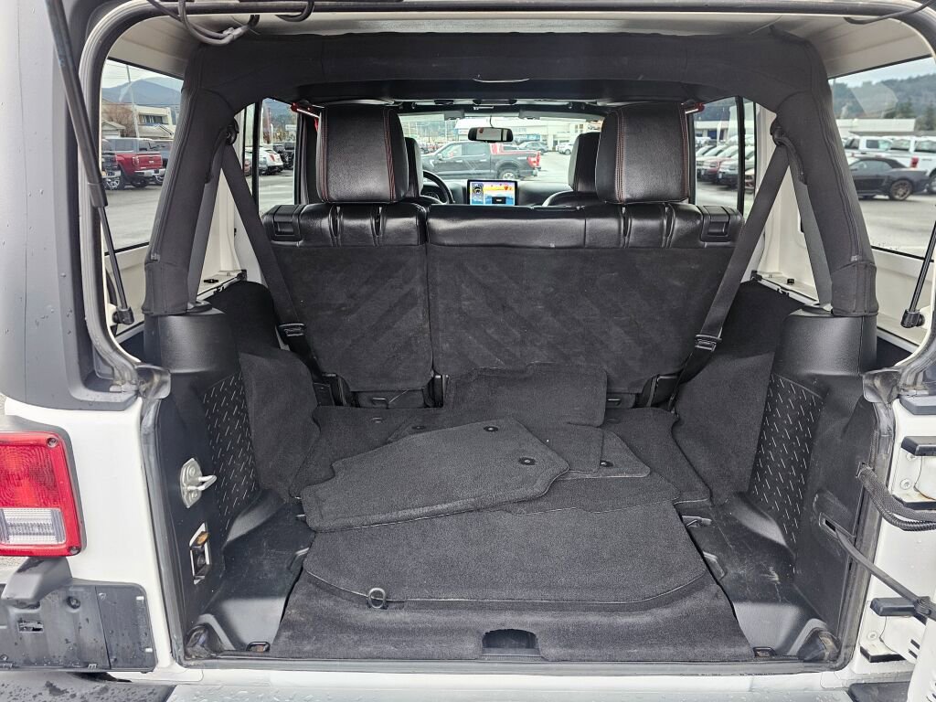 Used 2018 Jeep Wrangler Unlimited Sahara image 10