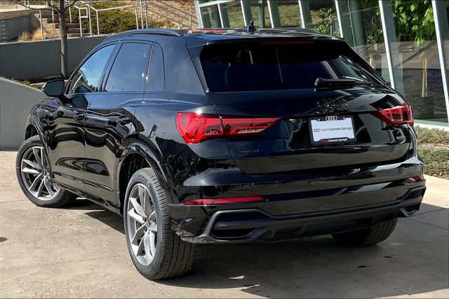 New 2025 Audi Q3 2.0T Premium image 3