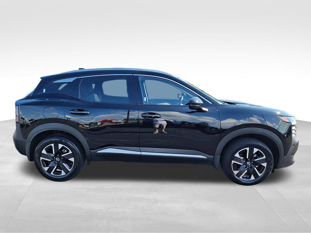 Used 2025 Nissan Kicks SR AWD/4WD image 7