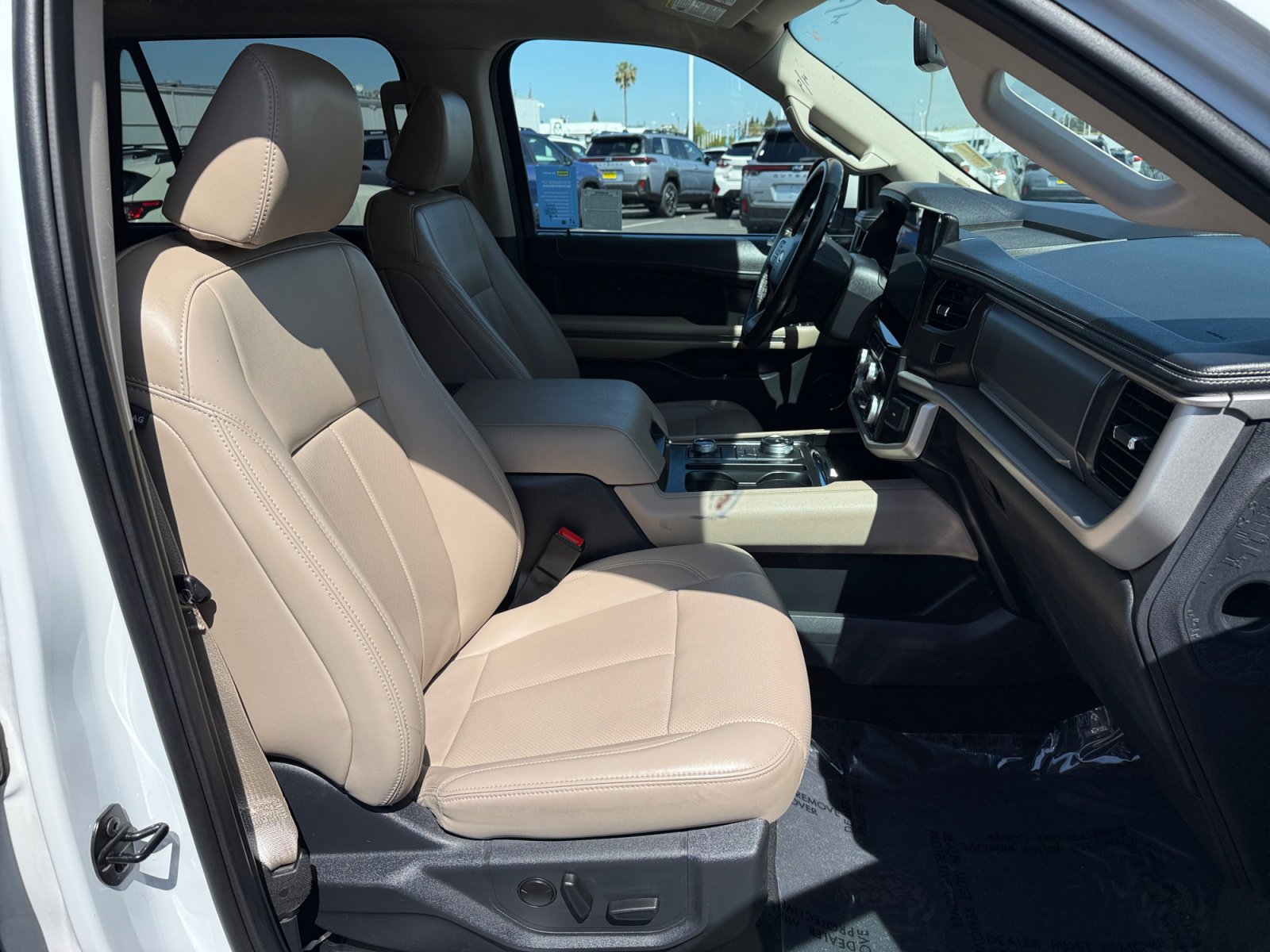 Certified 2024 Ford Expedition XLT image 20