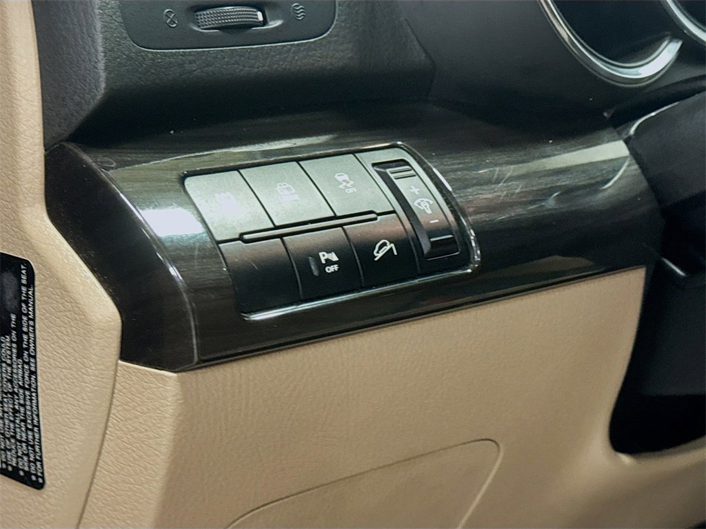 Used 2012 Kia Sorento LX w/ Convenience Pkg image 12